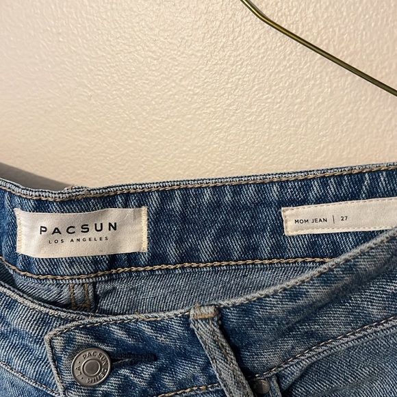 PacSun Ripped Mom Jean - Picture 4 of 8